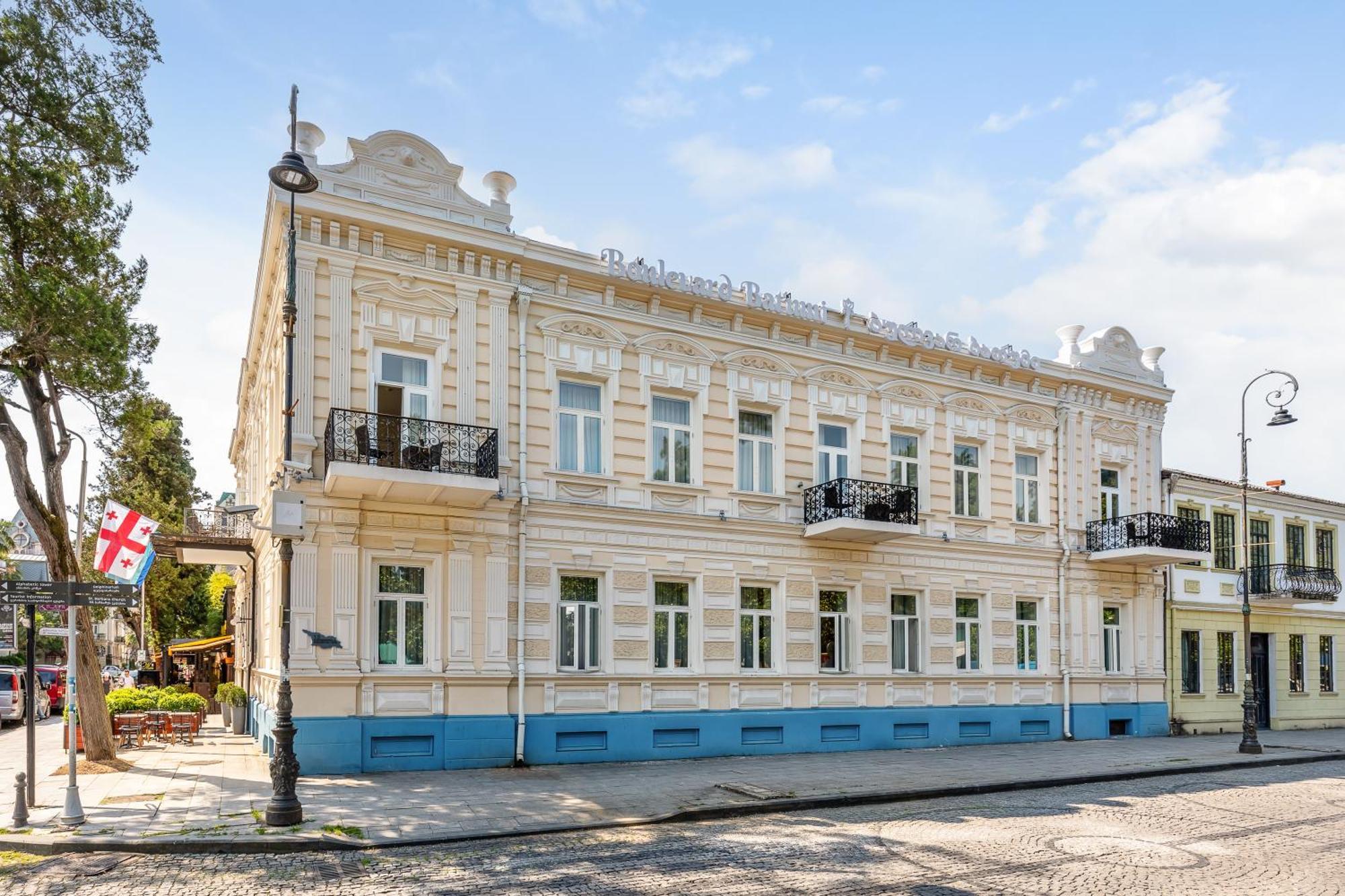 Отель Boulevard Батуми Экстерьер фото